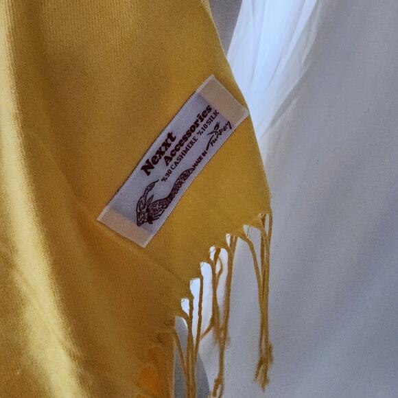 Nexxt Cashmere Silk Wrap Scarf Marigold Yellow Fringe Preppy Old Money Classic - Picture 3 of 9